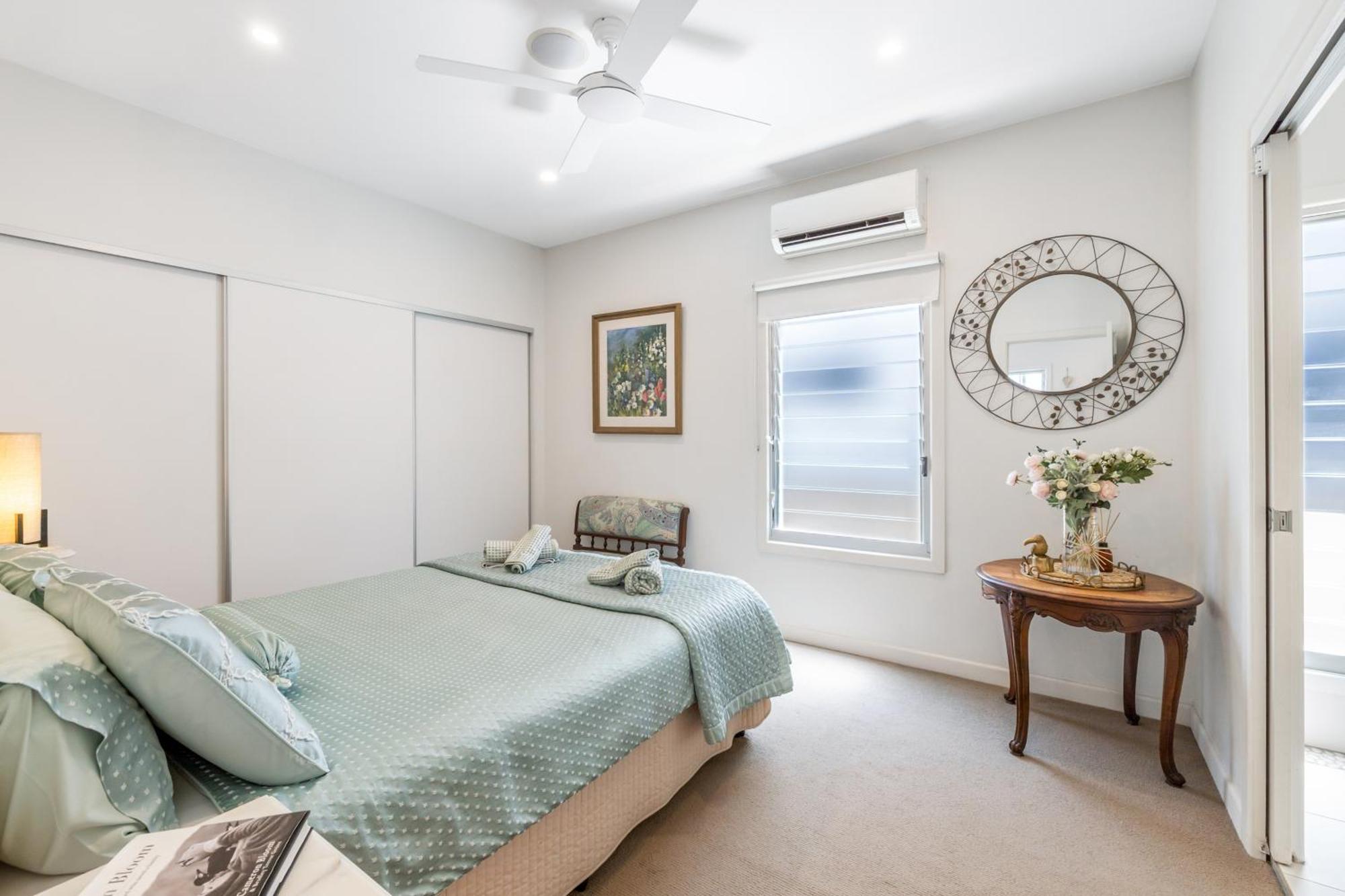 On Esplanade Own Flat & Pool, Manly Cafe Precinct Apartment Бризбейн Екстериор снимка